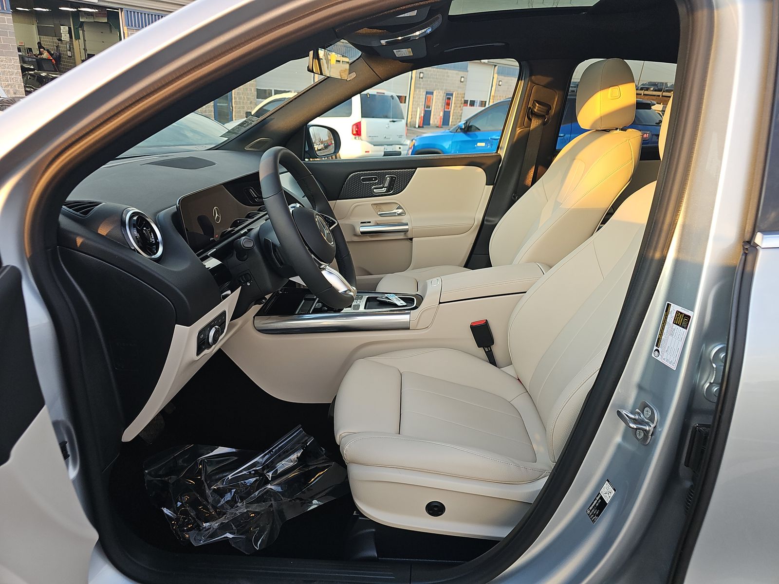 MERCEDES-BENZ GLA-CLASS - 8