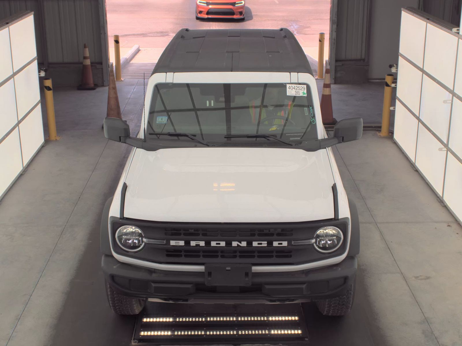 FORD BRONCO - 3