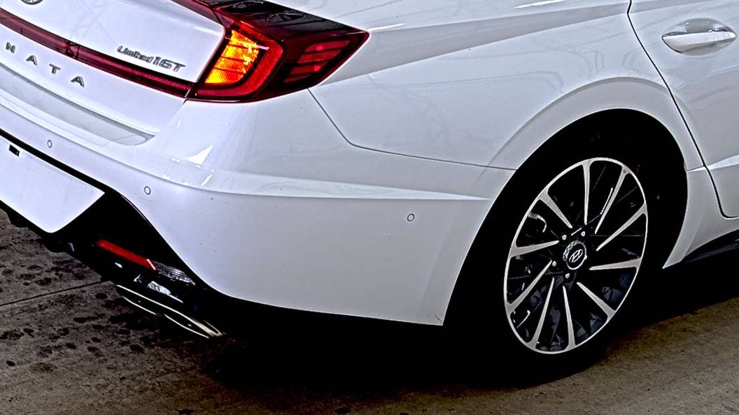 HYUNDAI LIMITED - 10