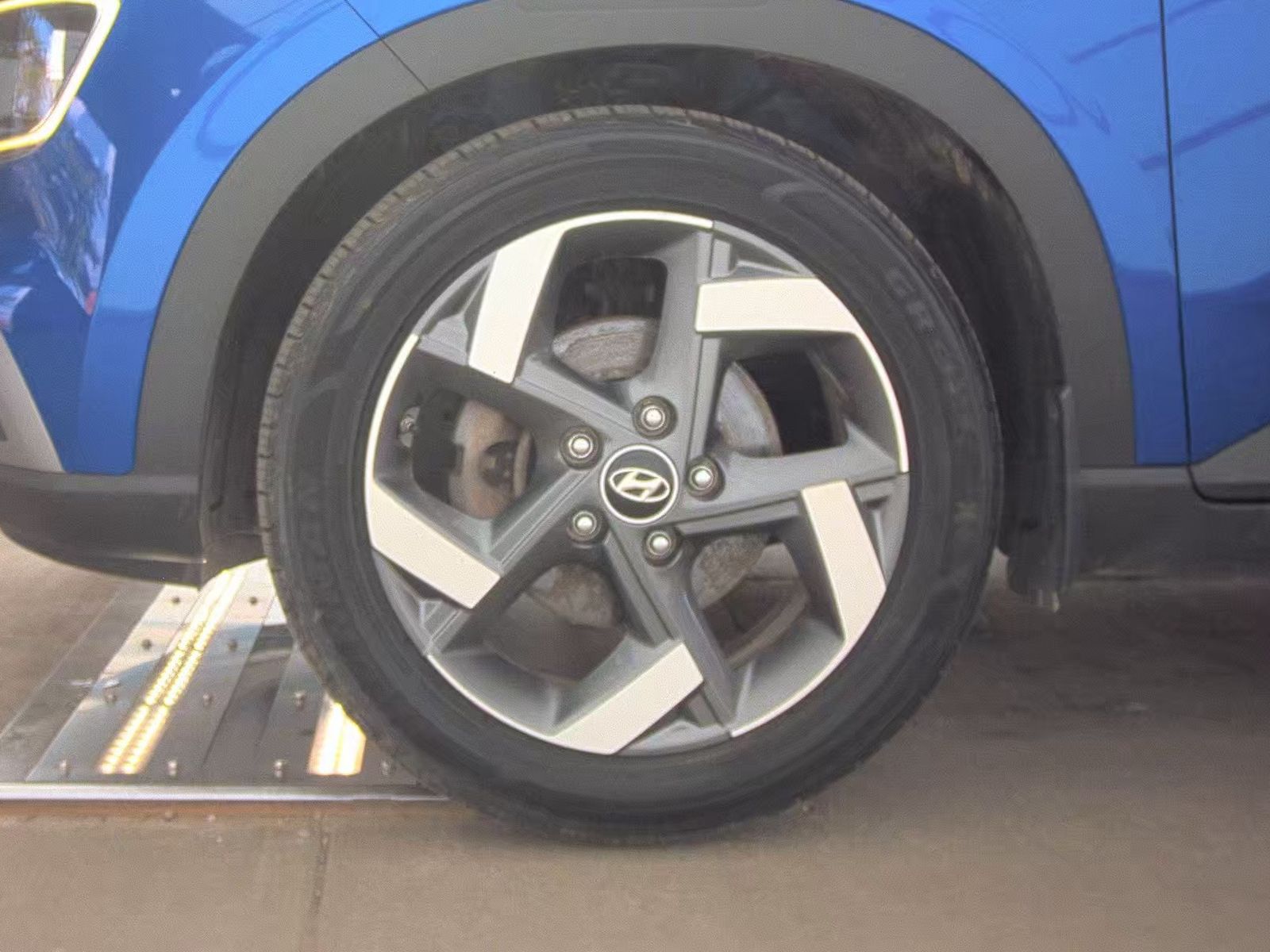 HYUNDAI LIMITED - 10