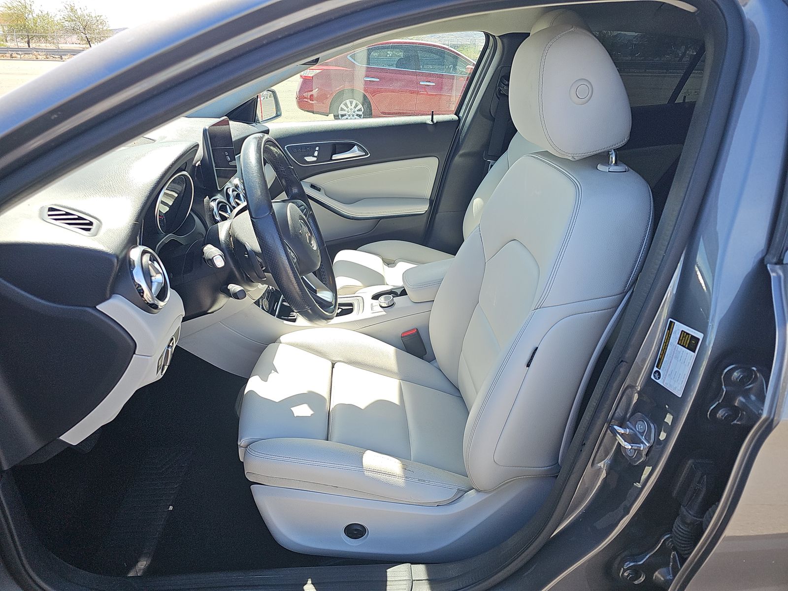 MERCEDES-BENZ GLA-CLASS - 8