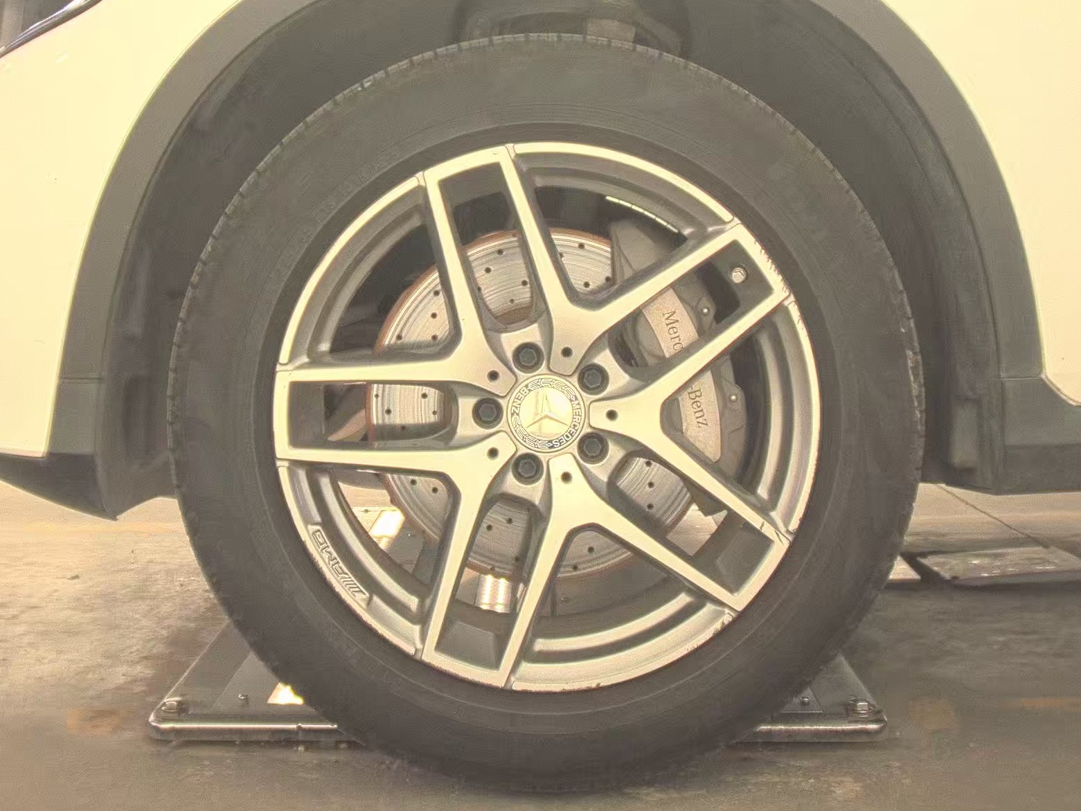 MERCEDES-BENZ GLC - 10