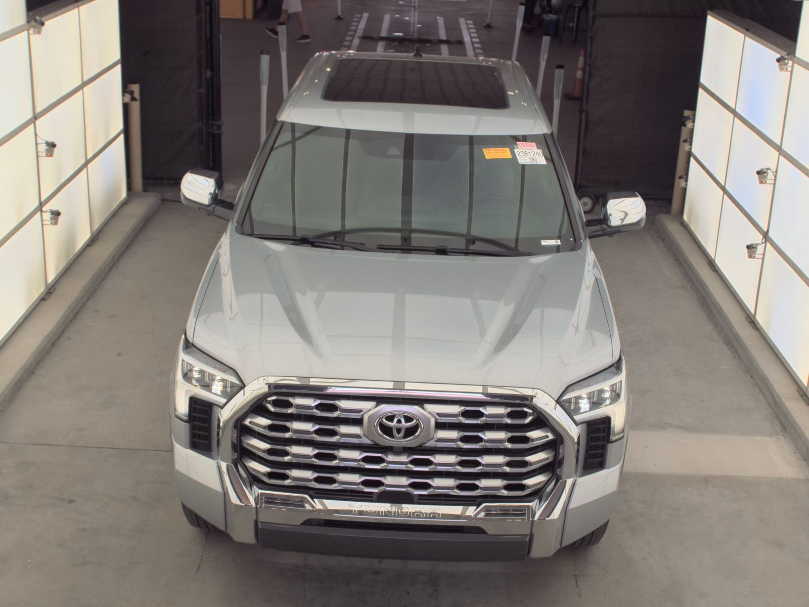 TOYOTA TUNDRA - 3