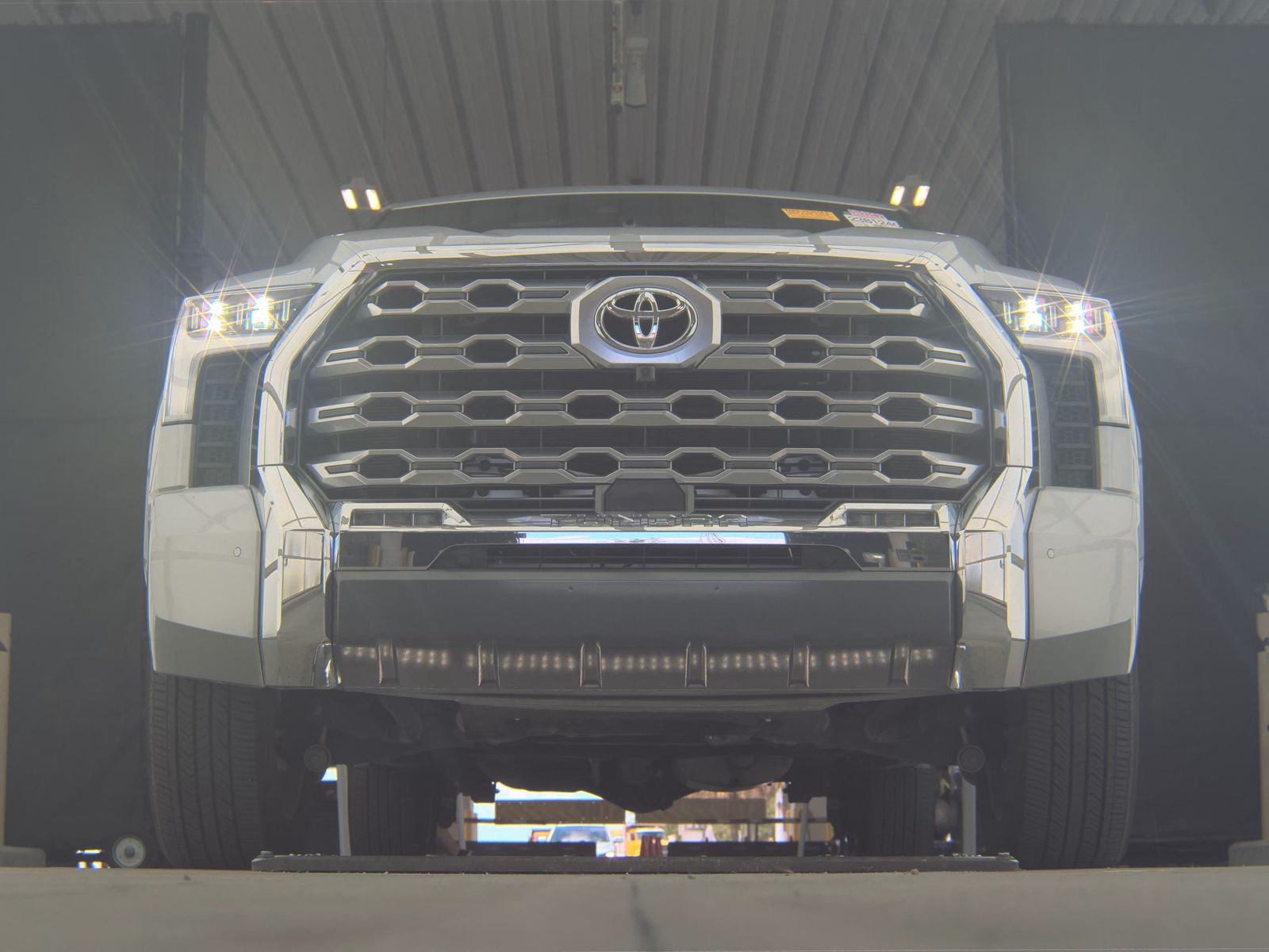 TOYOTA TUNDRA - 4