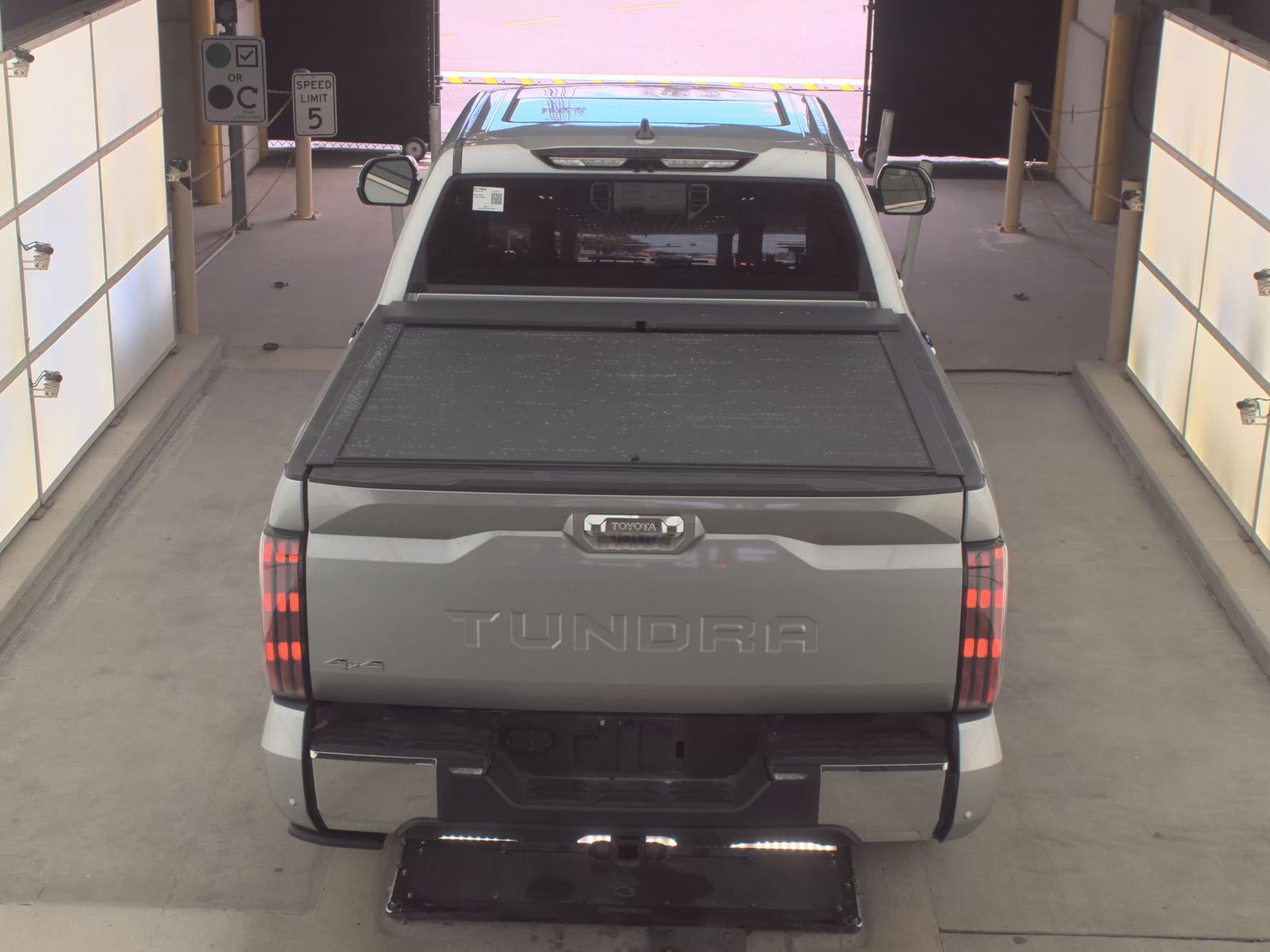 TOYOTA TUNDRA - 7