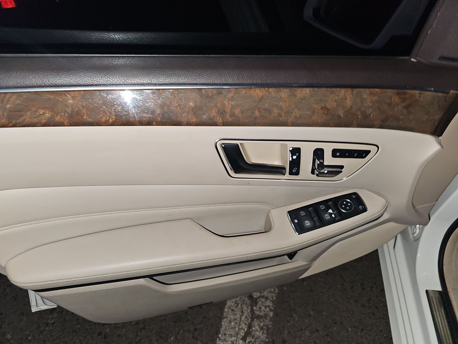 MERCEDES-BENZ E-CLASS - 10