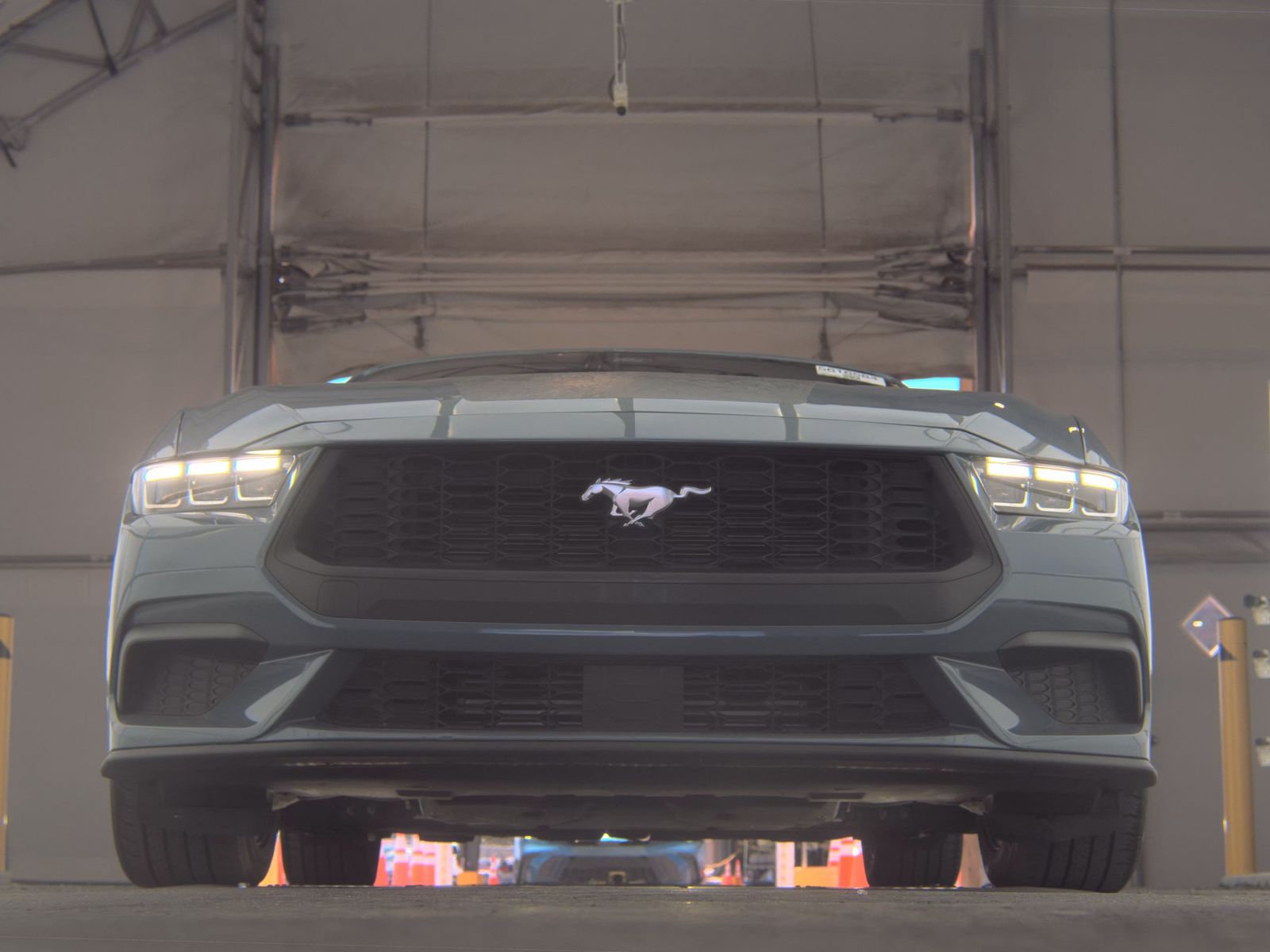 FORD MUSTANG - 4