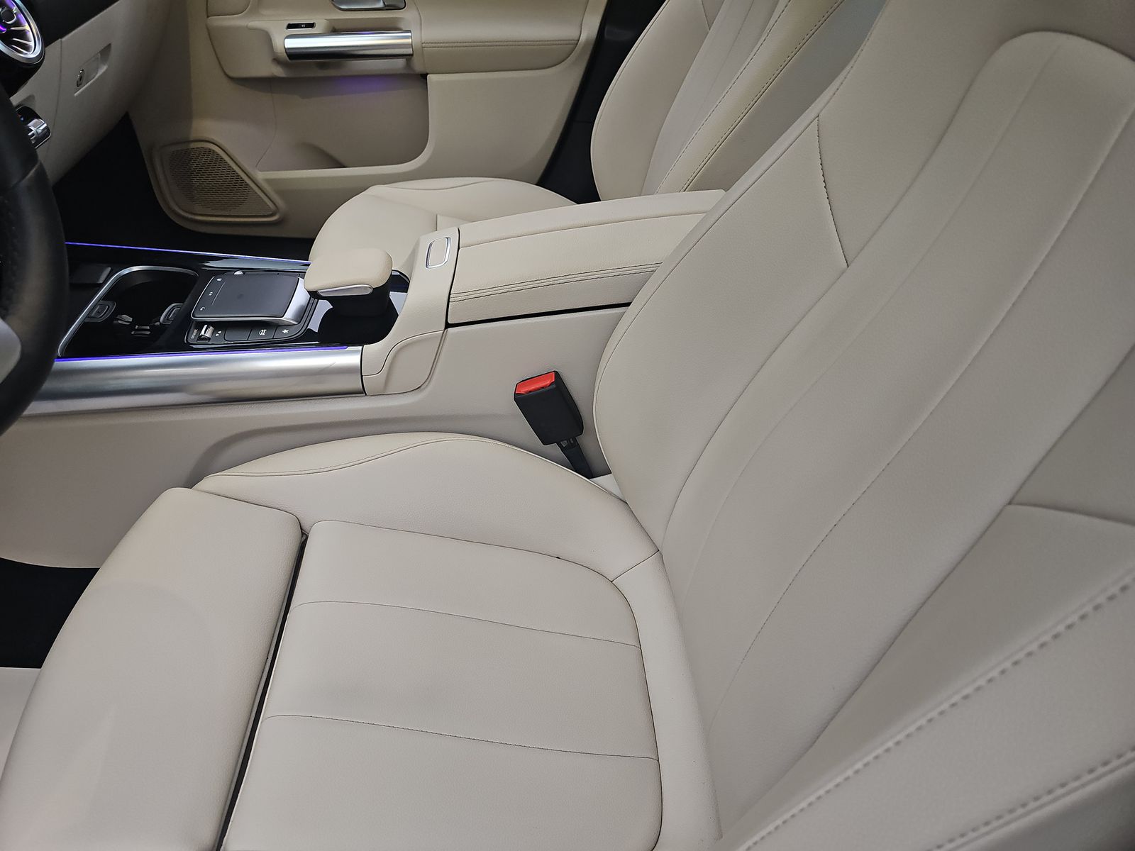 MERCEDES-BENZ GLA-CLASS - 8