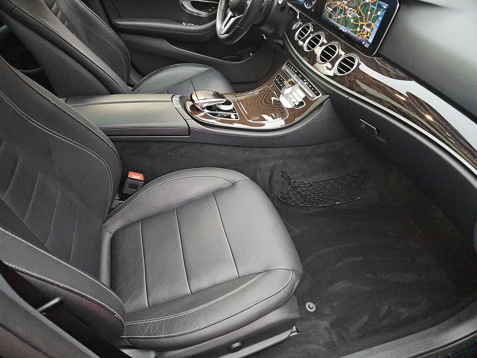 MERCEDES-BENZ E-CLASS - 9