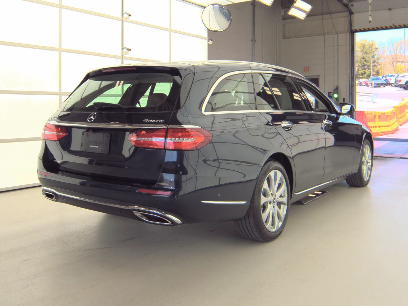 MERCEDES-BENZ E-CLASS - 5