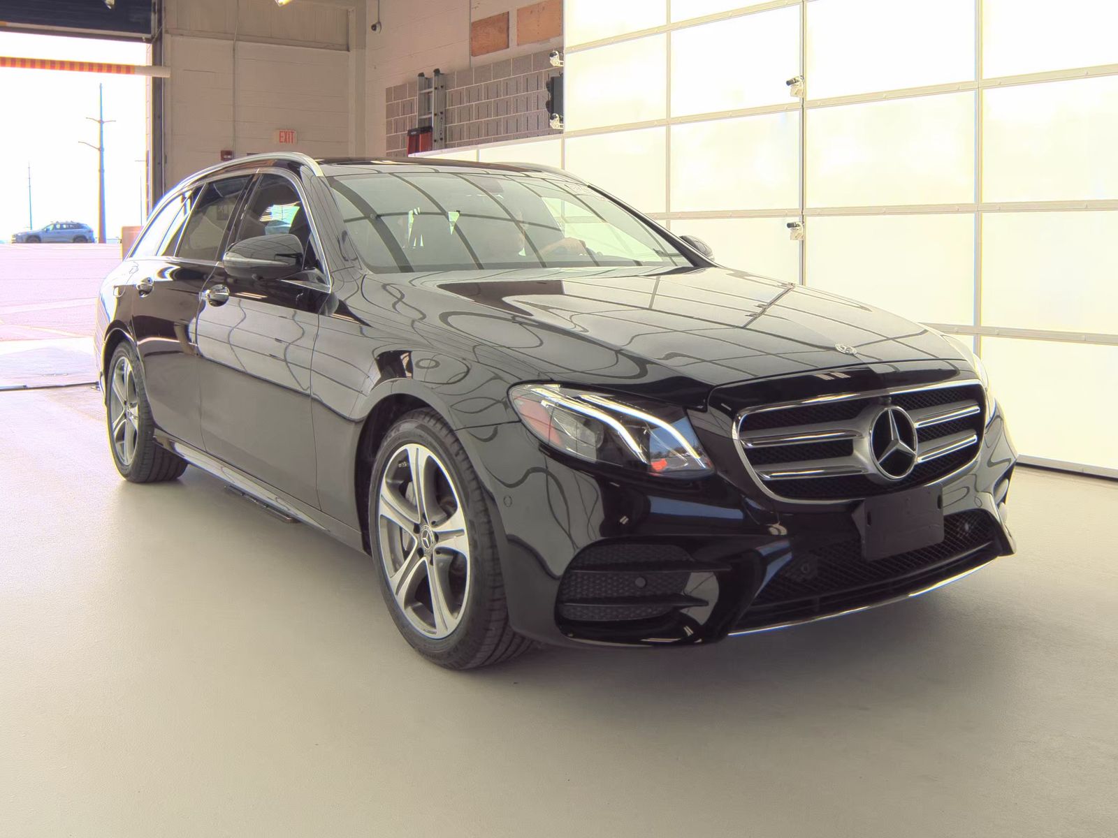 MERCEDES-BENZ E-CLASS - 4