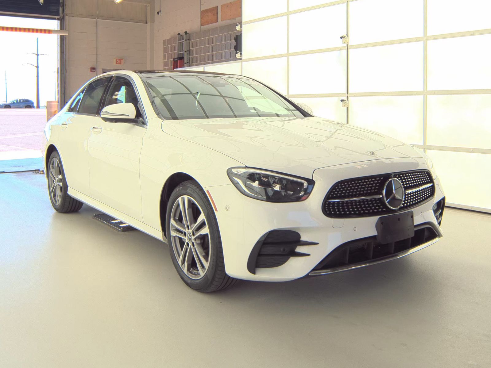 MERCEDES-BENZ E-CLASS - 4