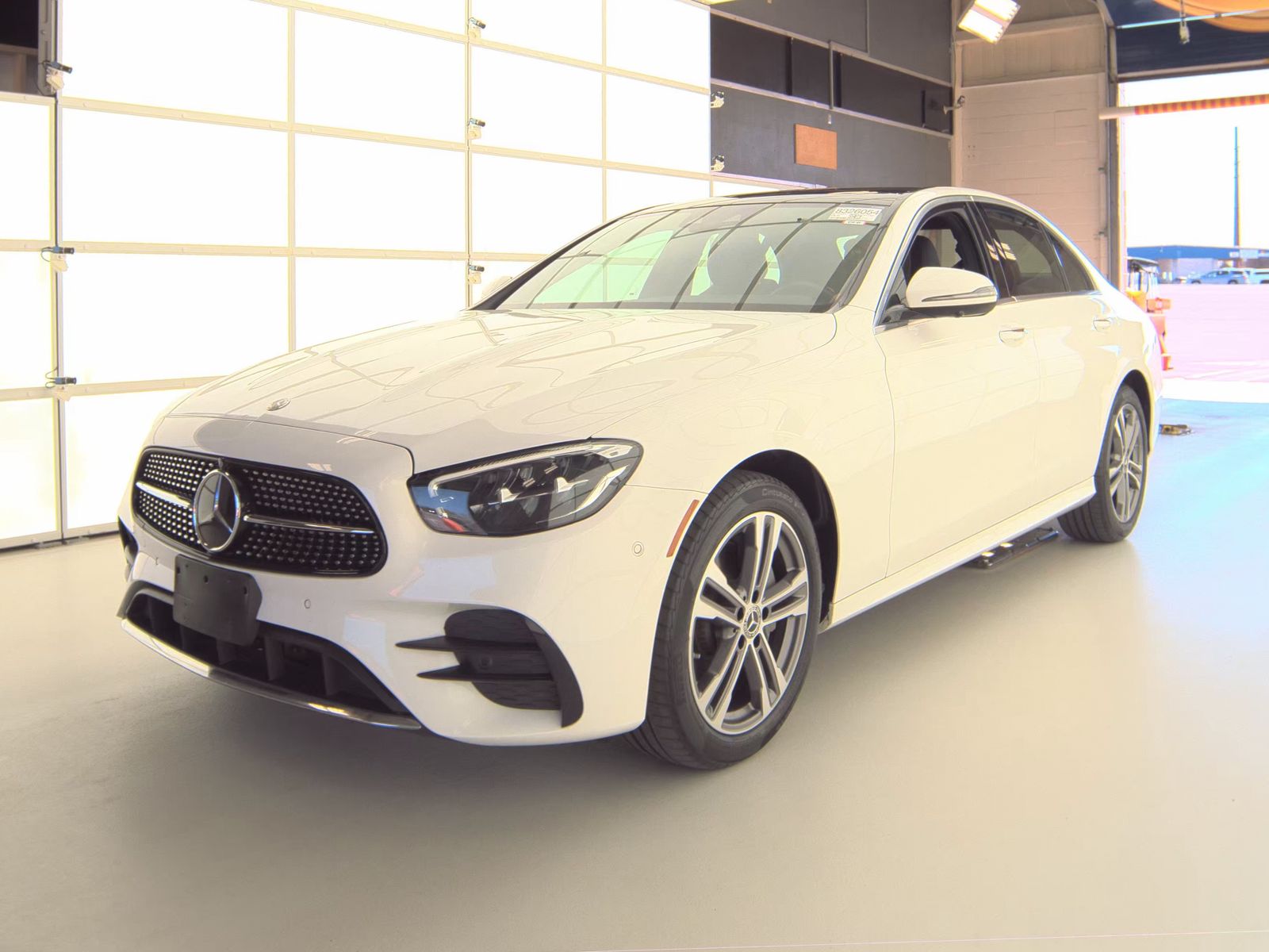 MERCEDES-BENZ E-CLASS - 1