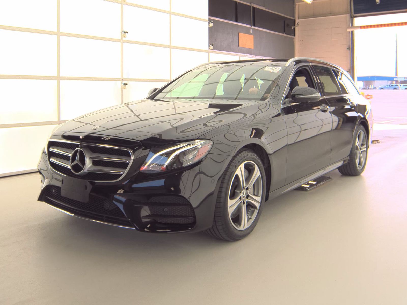 MERCEDES-BENZ E-CLASS - 1