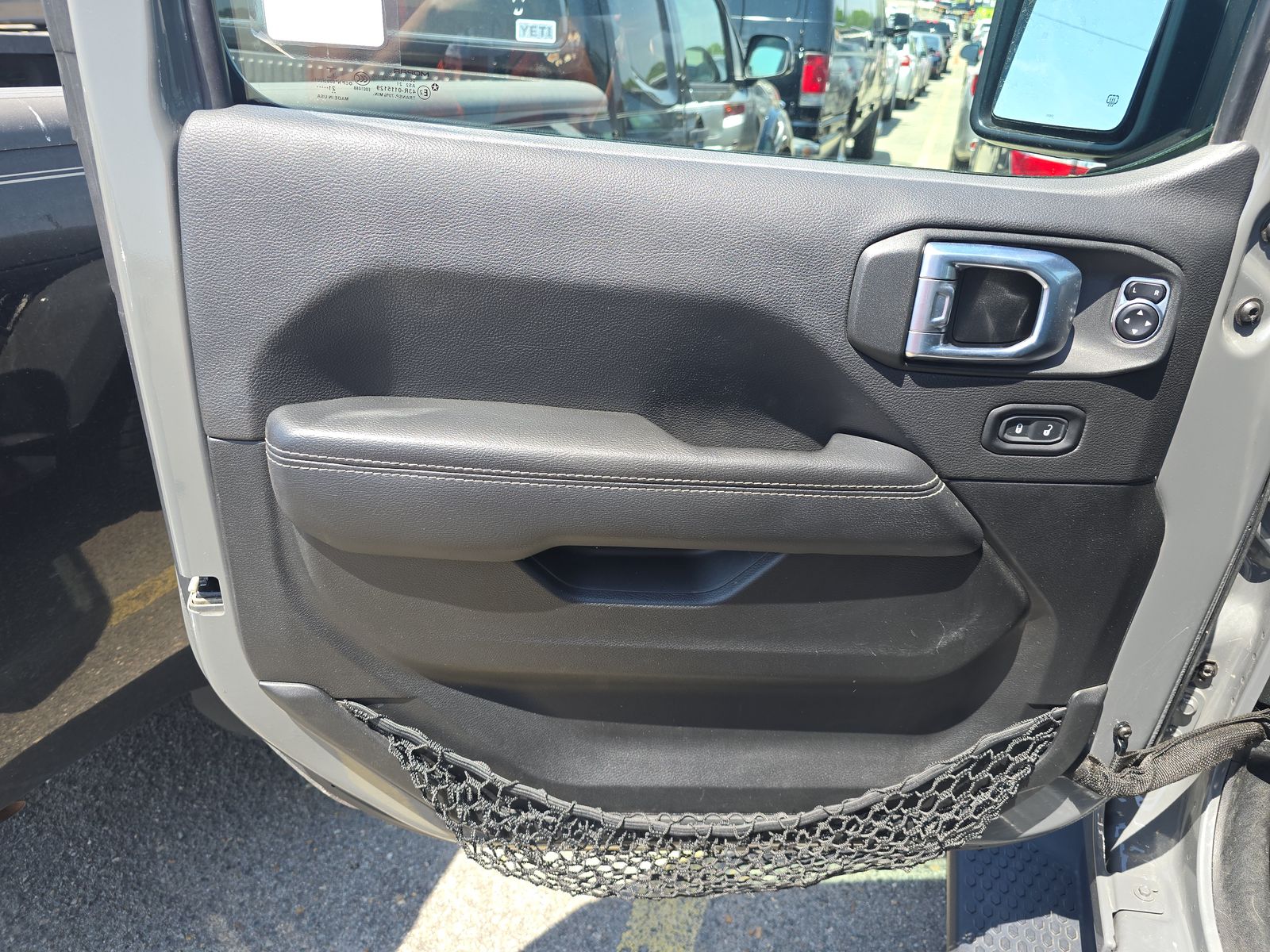 JEEP UNL SAHARA - 10