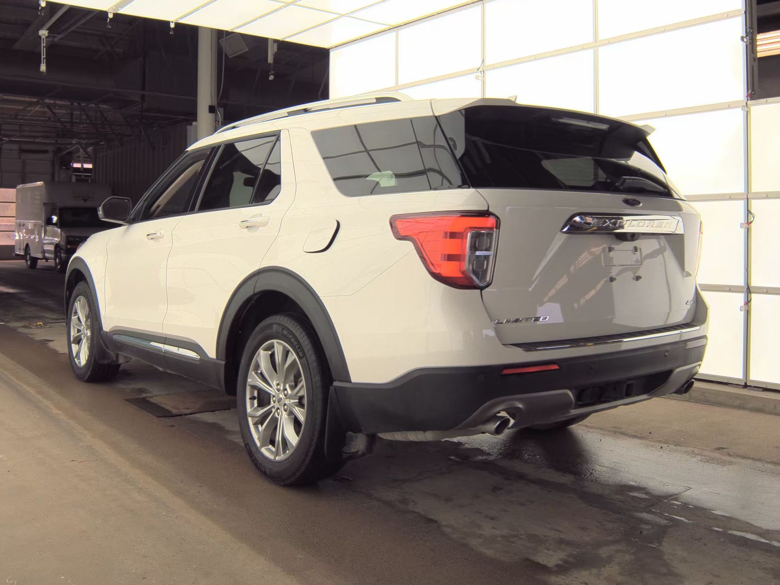 FORD EXPLORER - 9