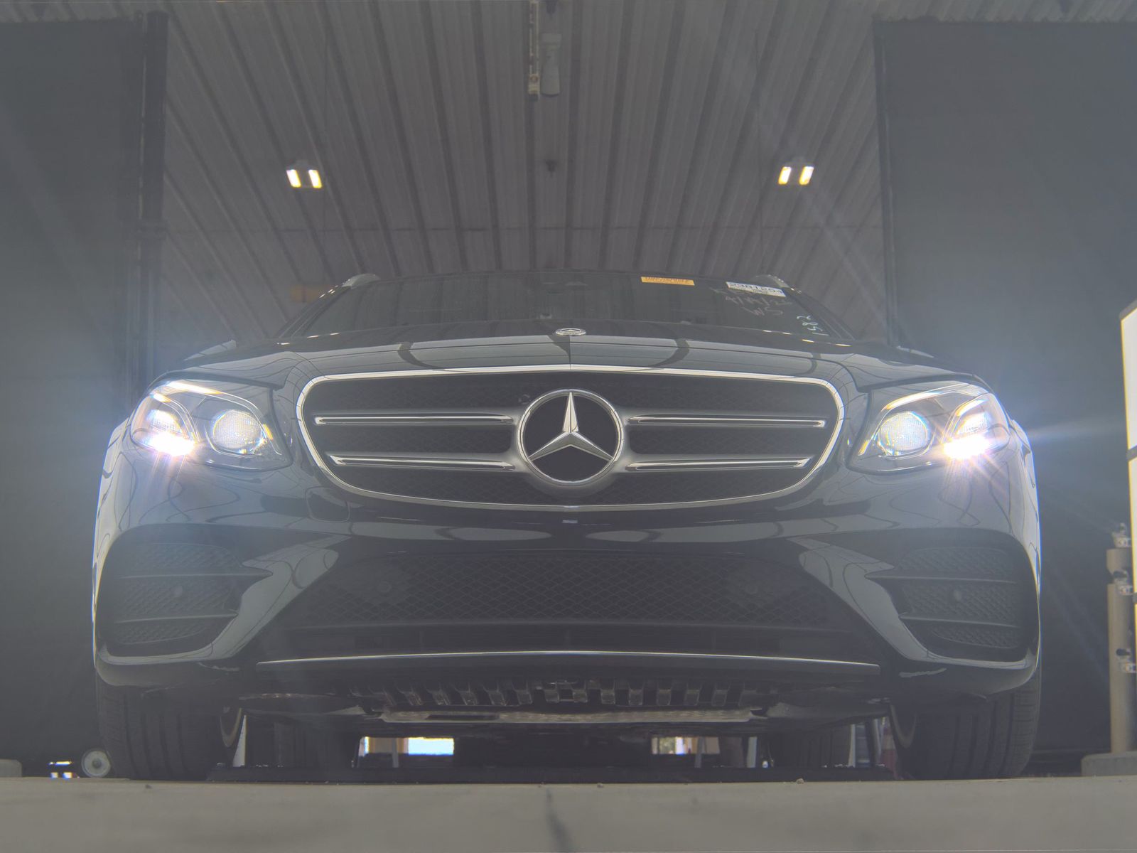 MERCEDES-BENZ E-CLASS - 4