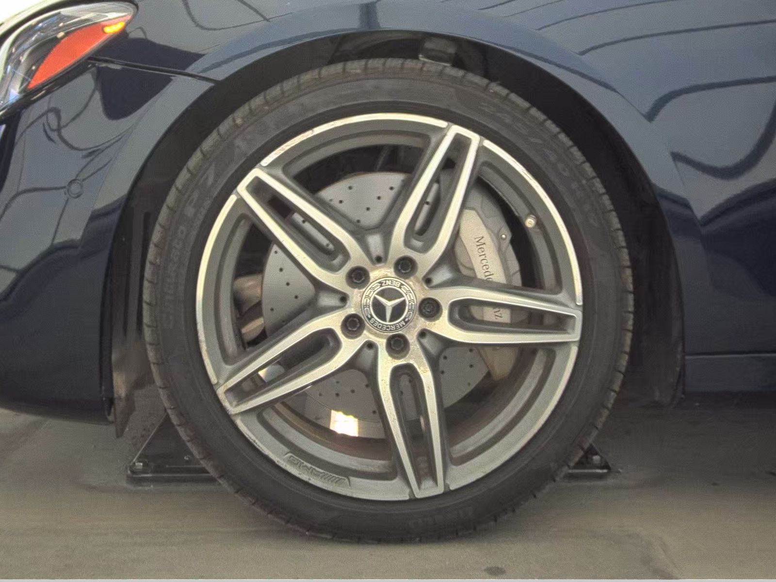 MERCEDES-BENZ E-CLASS - 10