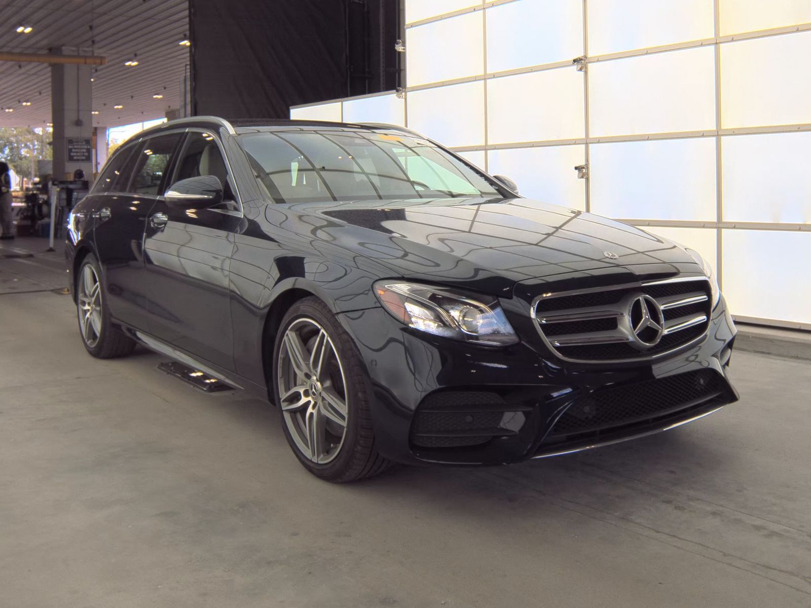 MERCEDES-BENZ E-CLASS - 5