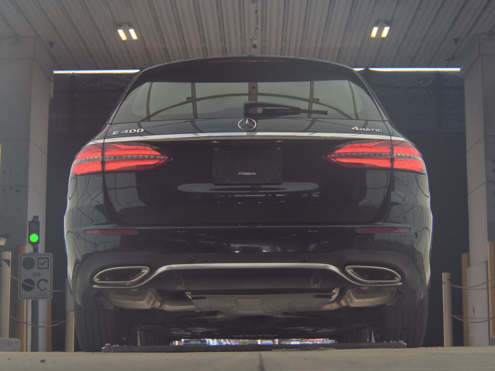 MERCEDES-BENZ E-CLASS - 8