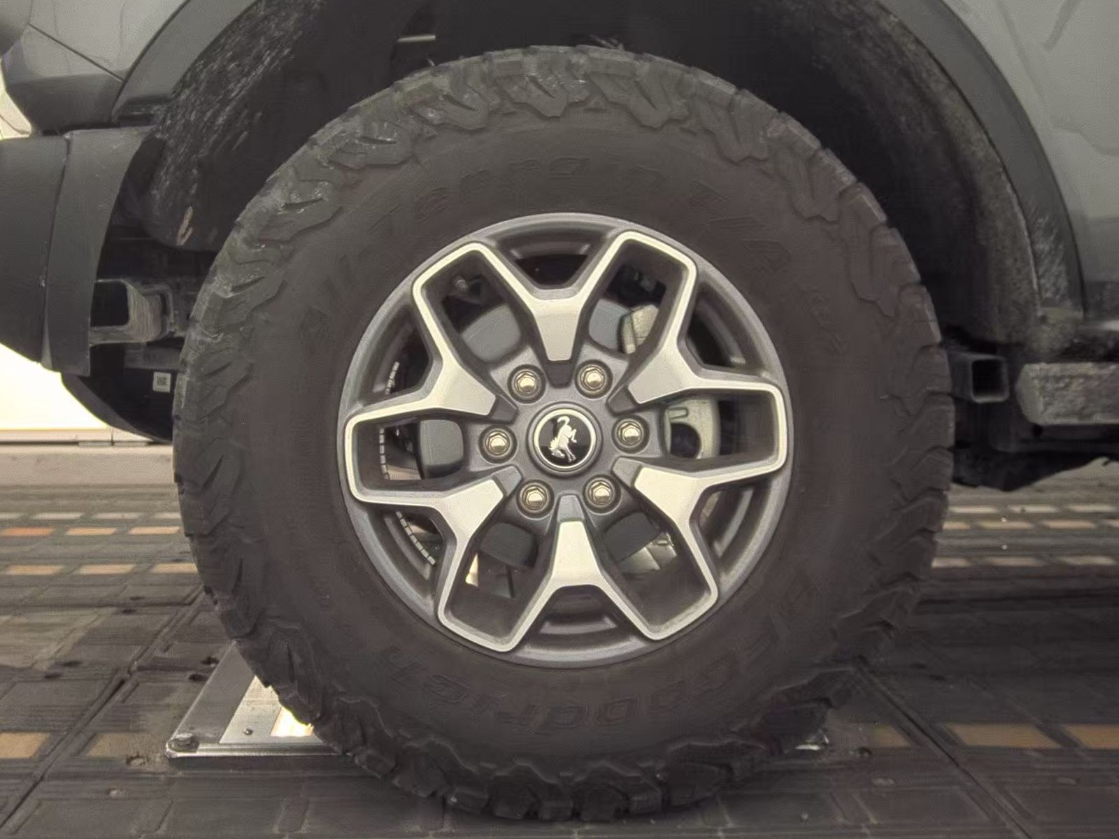 FORD BRONCO - 10