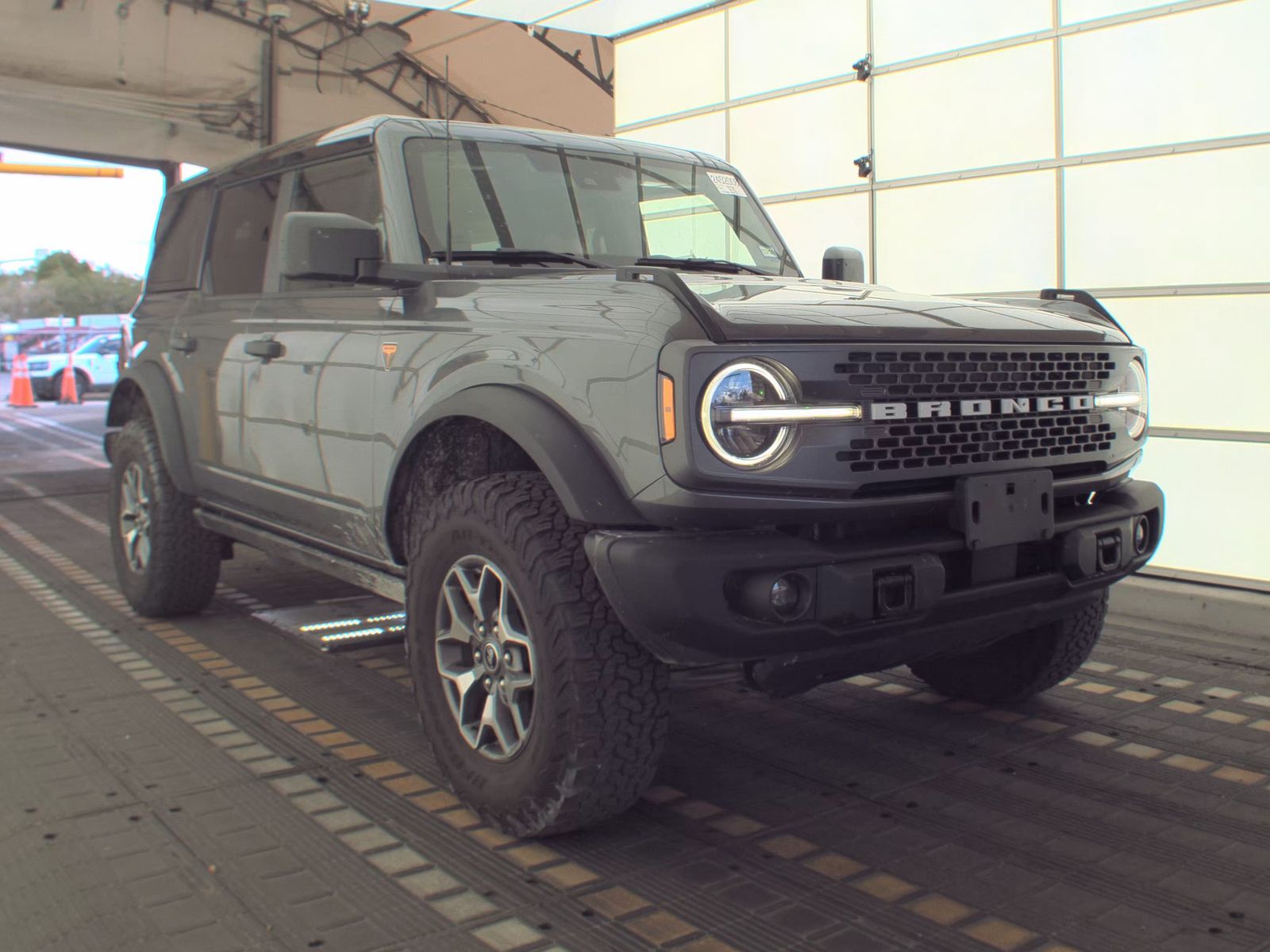 FORD BRONCO - 5