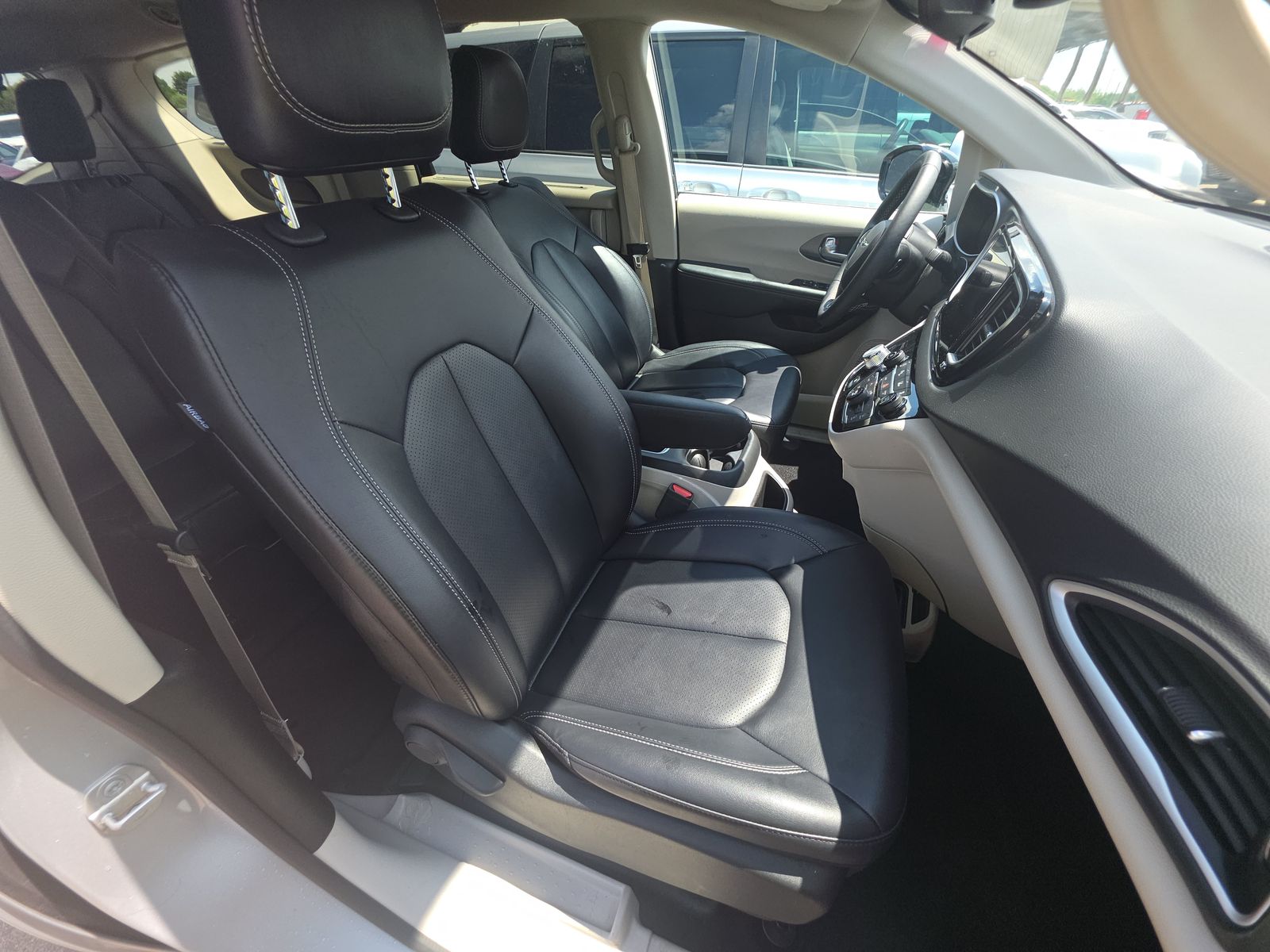 2024 Chrysler Pacifica Touring L FWD
