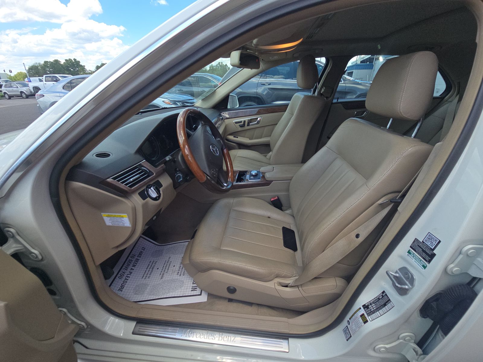 MERCEDES-BENZ E-CLASS - 8