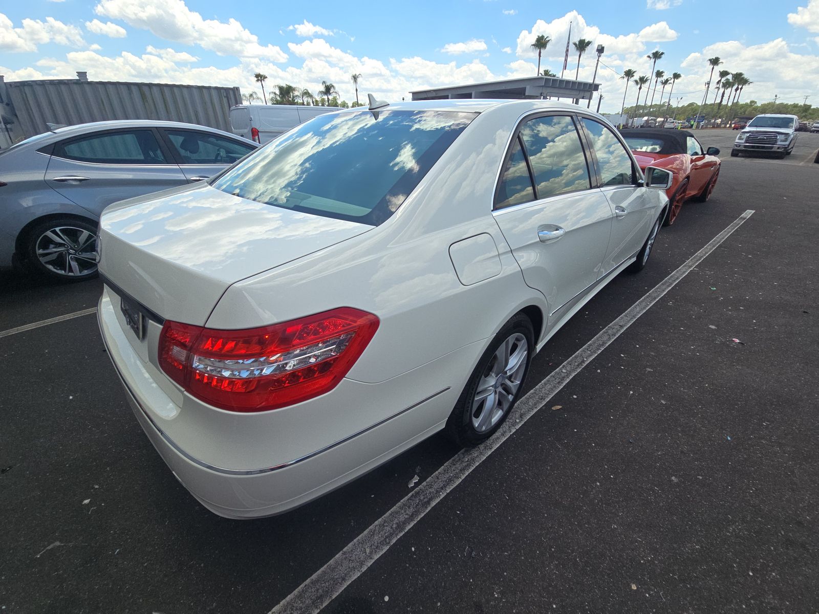 MERCEDES-BENZ E-CLASS - 5