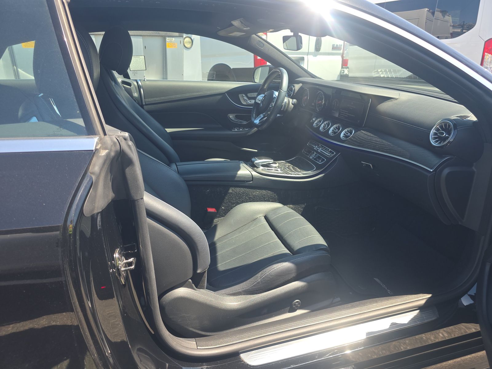 MERCEDES-BENZ E-CLASS - 9