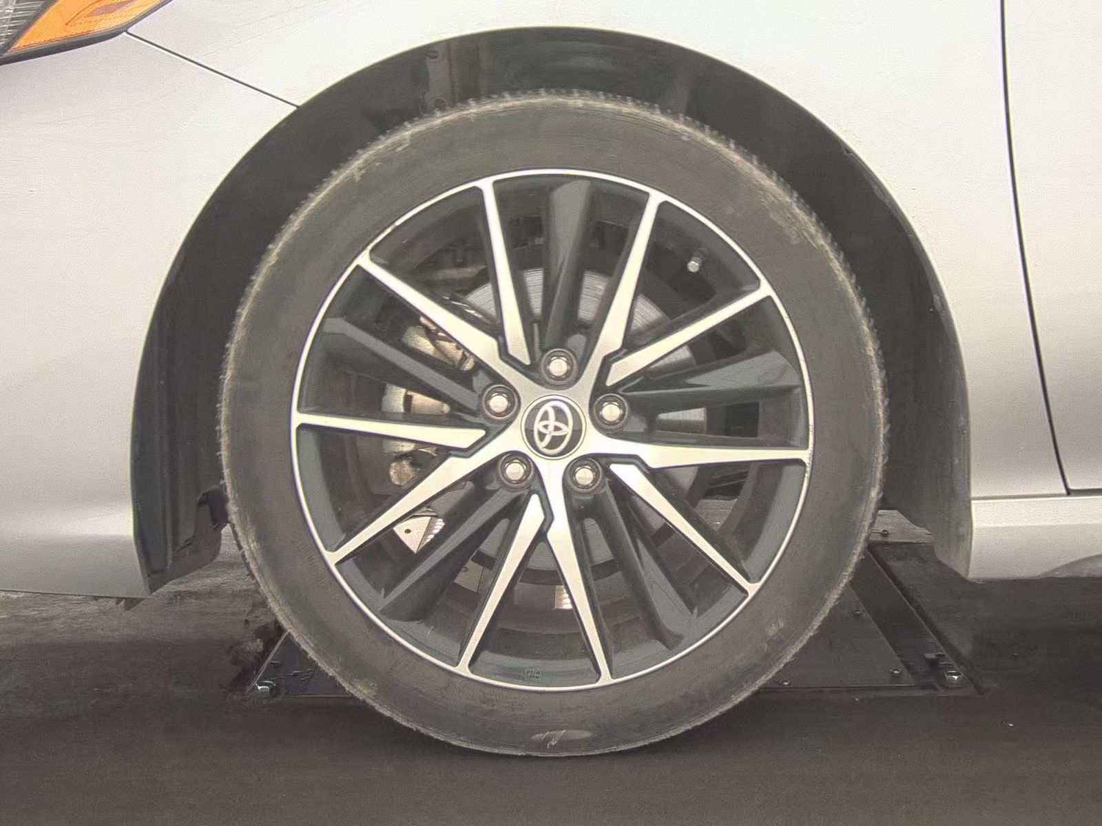 TOYOTA CAMRY - 10
