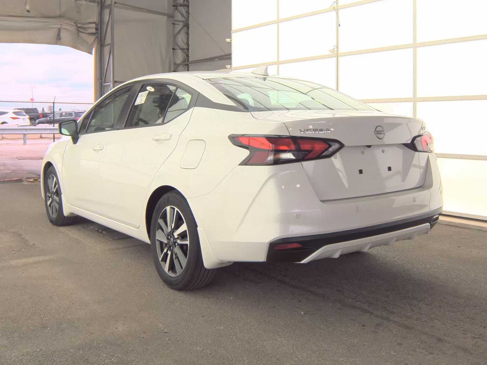 NISSAN VERSA - 9
