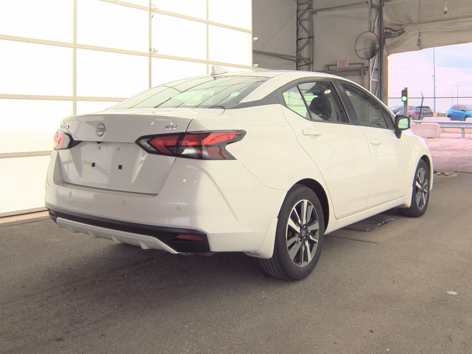 NISSAN VERSA - 6