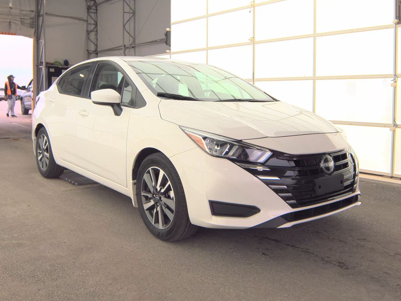 NISSAN VERSA - 5