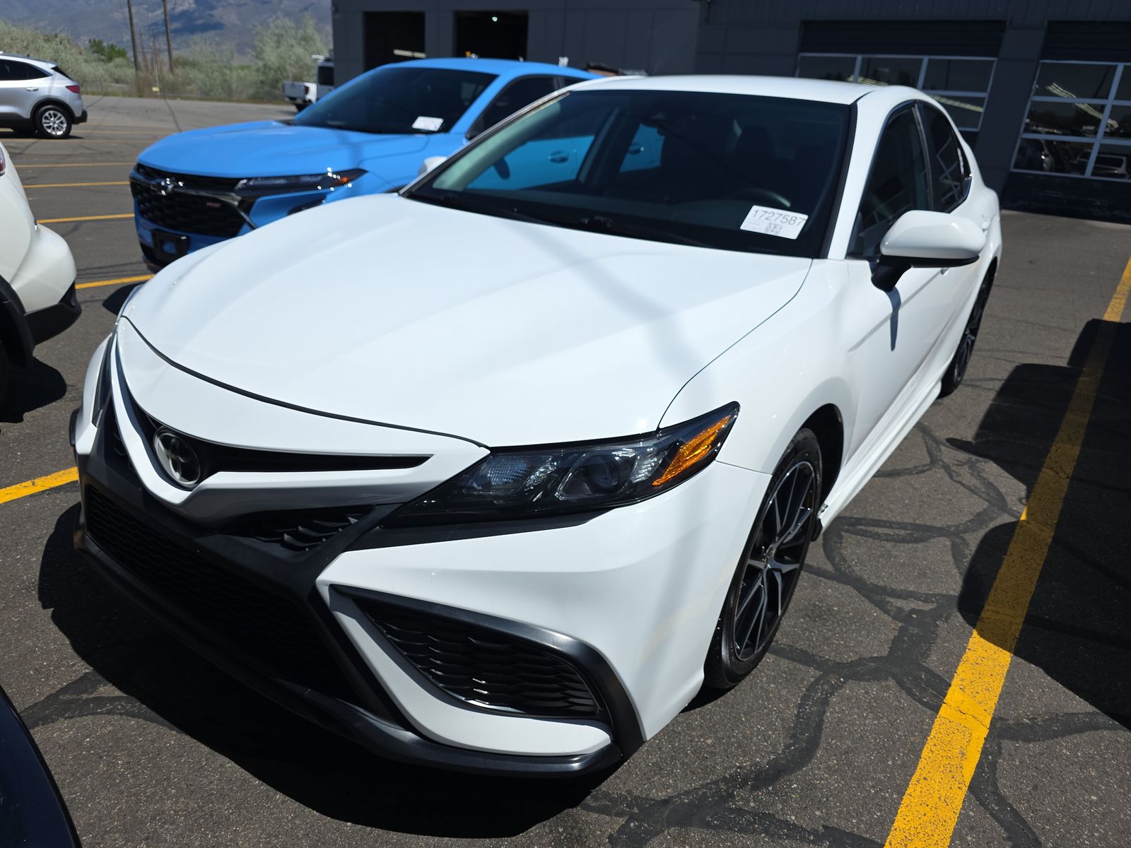 TOYOTA CAMRY - 1