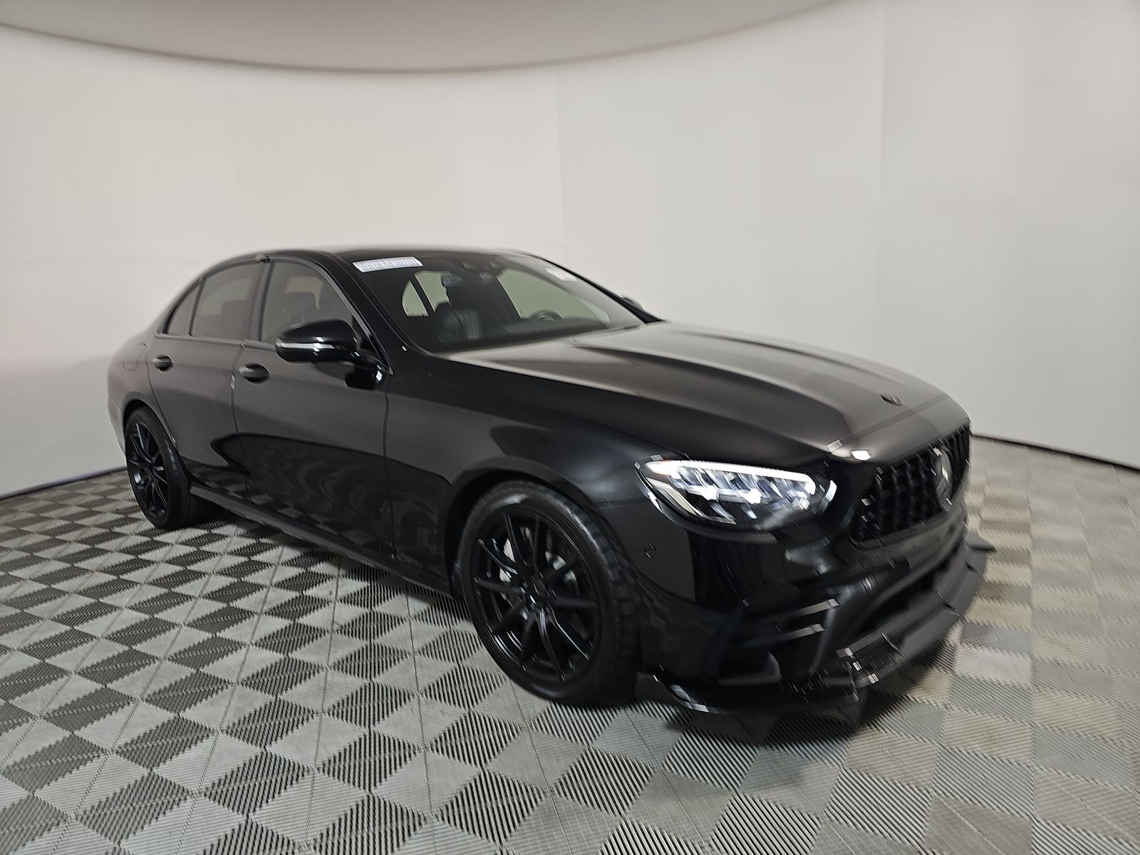 MERCEDES-BENZ E-CLASS - 4