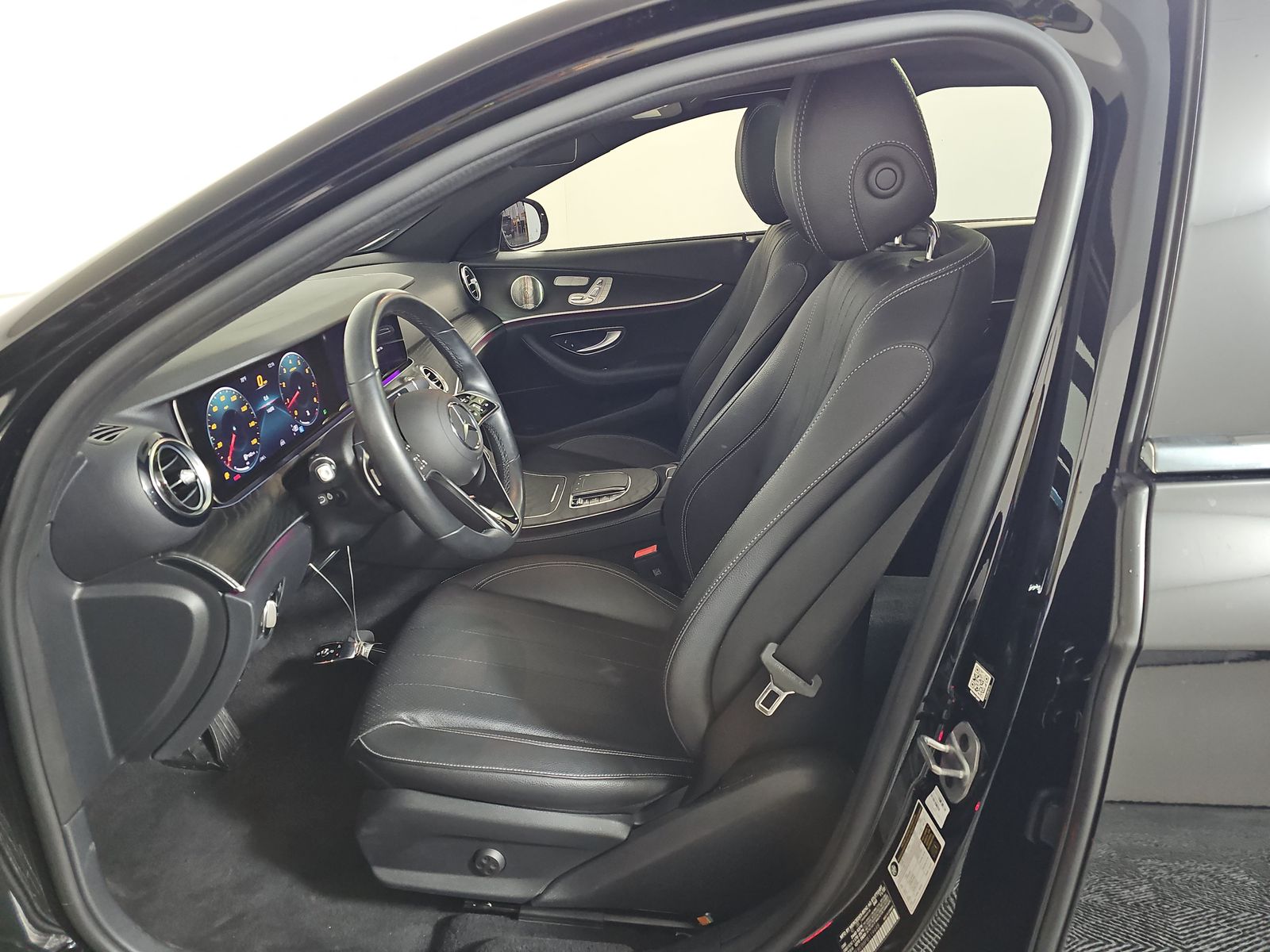 MERCEDES-BENZ E-CLASS - 8