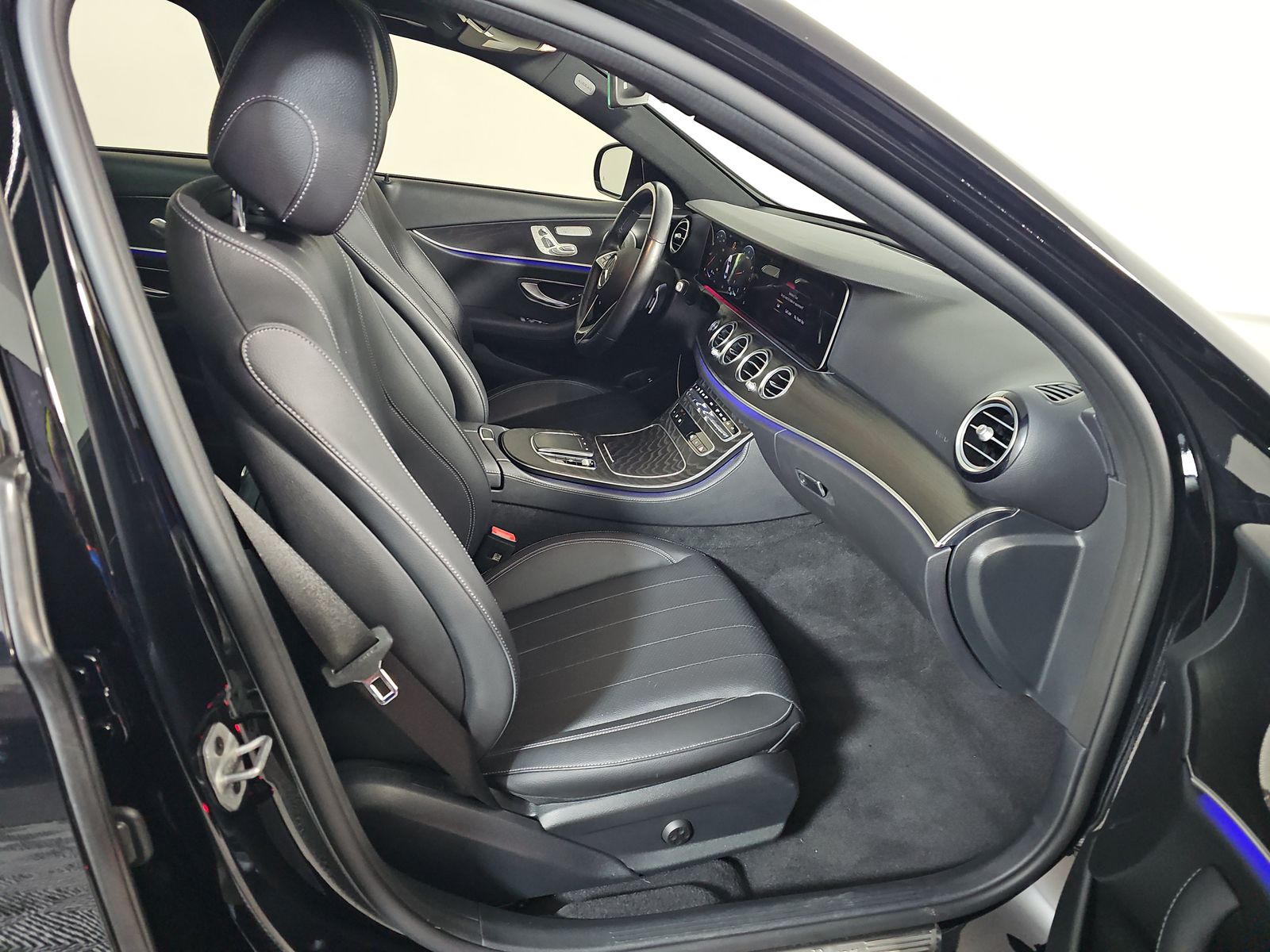 MERCEDES-BENZ E-CLASS - 9