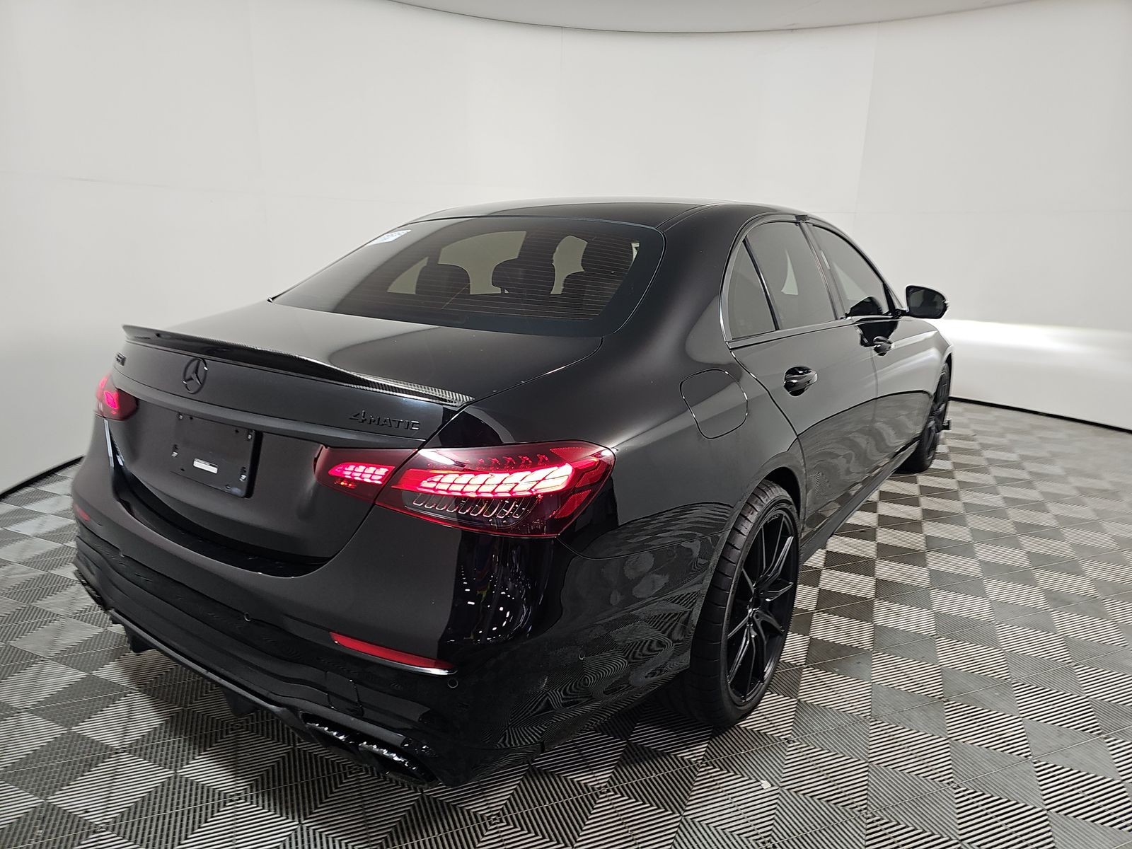 MERCEDES-BENZ E-CLASS - 5