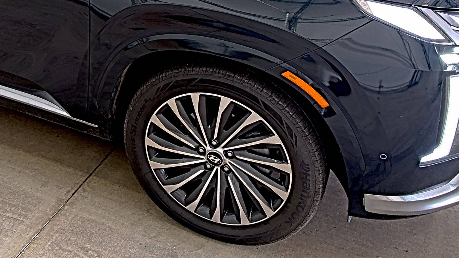 HYUNDAI CALLIGRAPH - 9