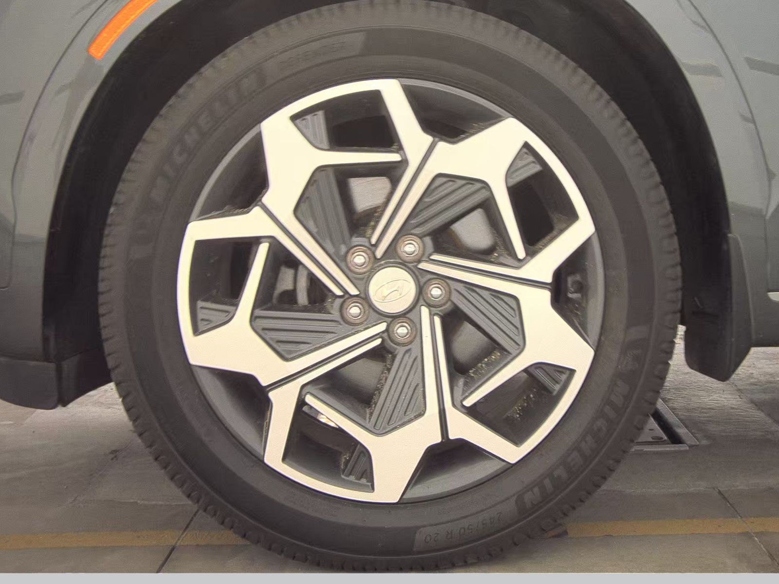 HYUNDAI CALLIGRAPH - 10