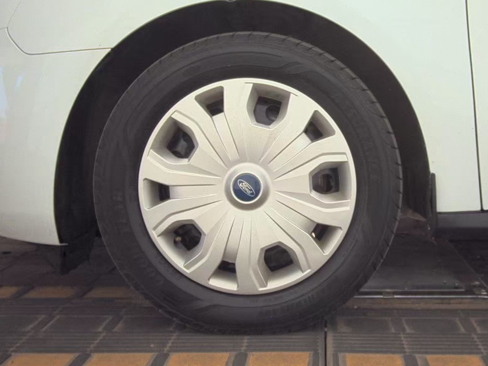 FORD TRANSIT CONNECT - 10