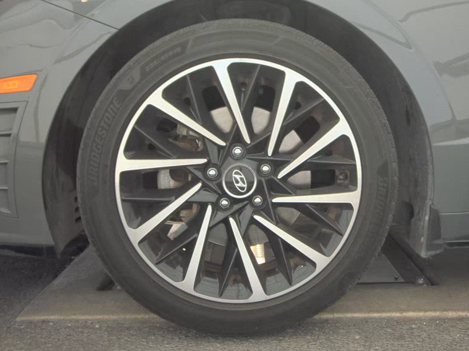 HYUNDAI SEL PLUS - 10