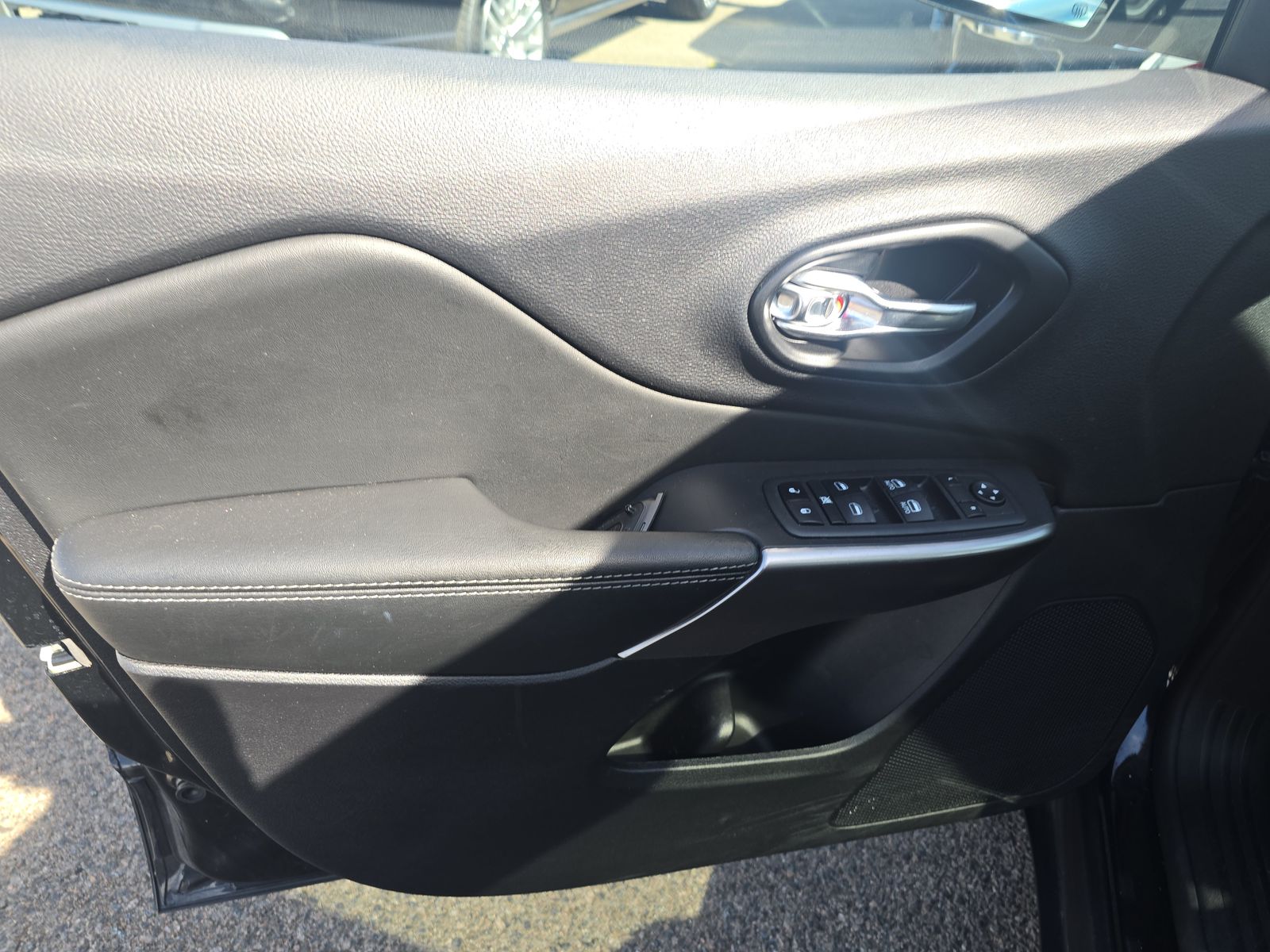 JEEP LATITU LUX - 10