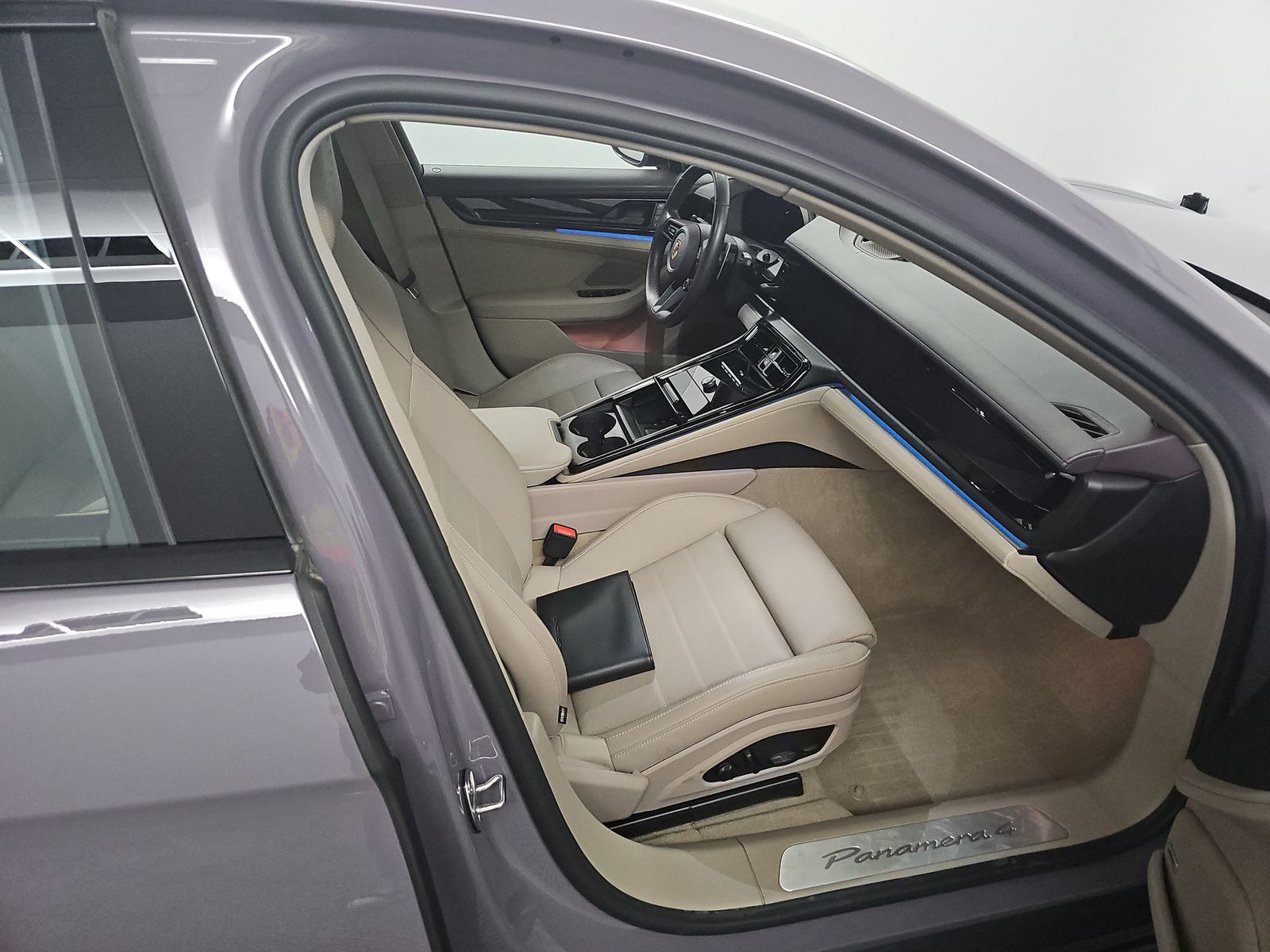 2025 Porsche Panamera 4 AWD