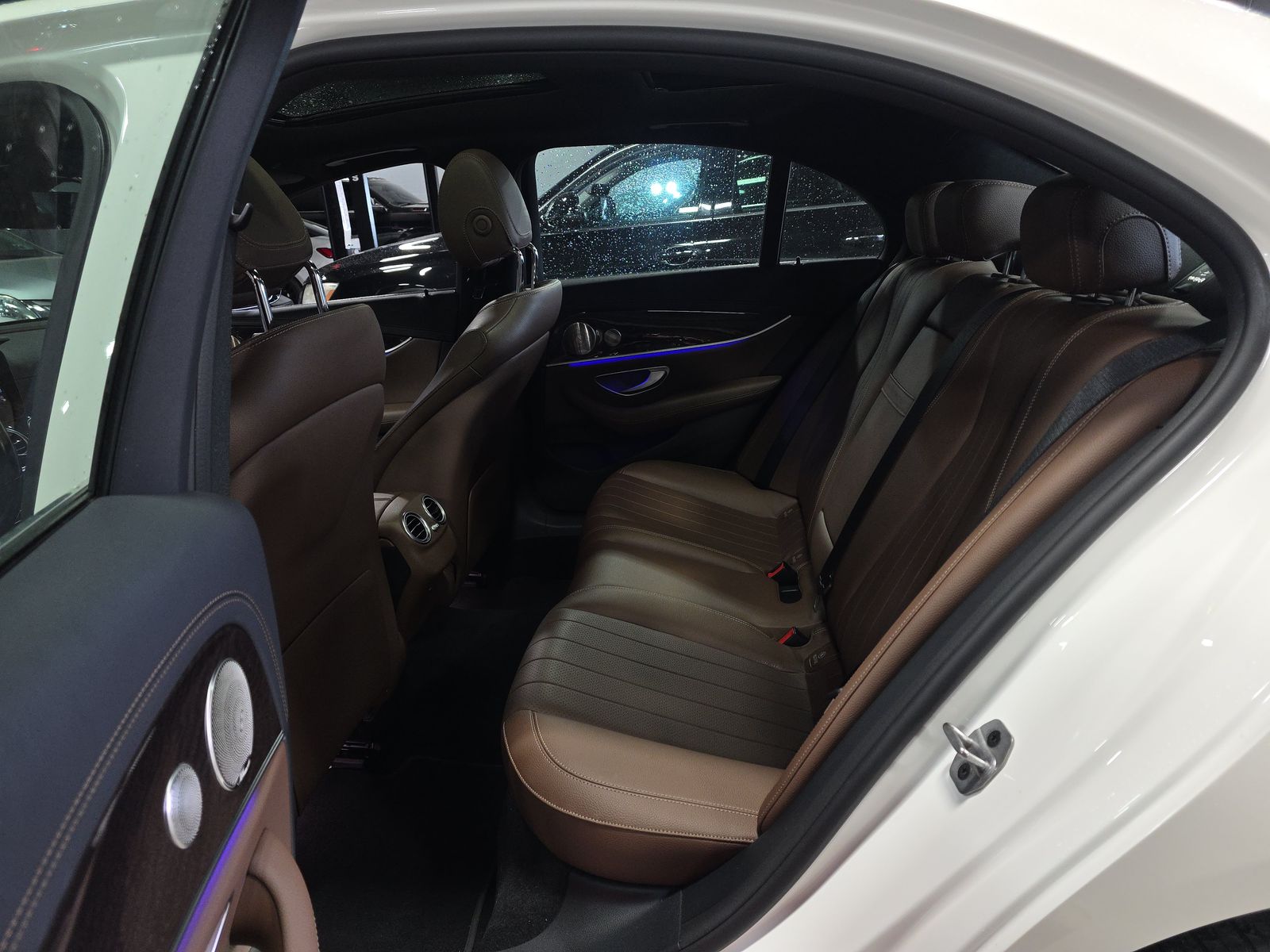 MERCEDES-BENZ E-CLASS - 10