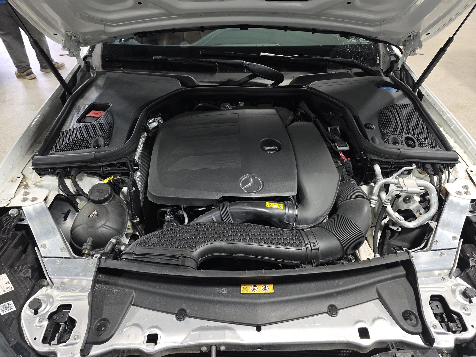 MERCEDES-BENZ E-CLASS - 8