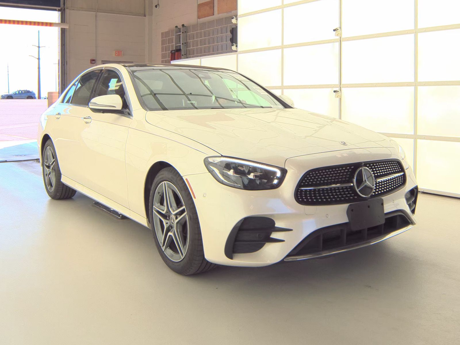 MERCEDES-BENZ E-CLASS - 4