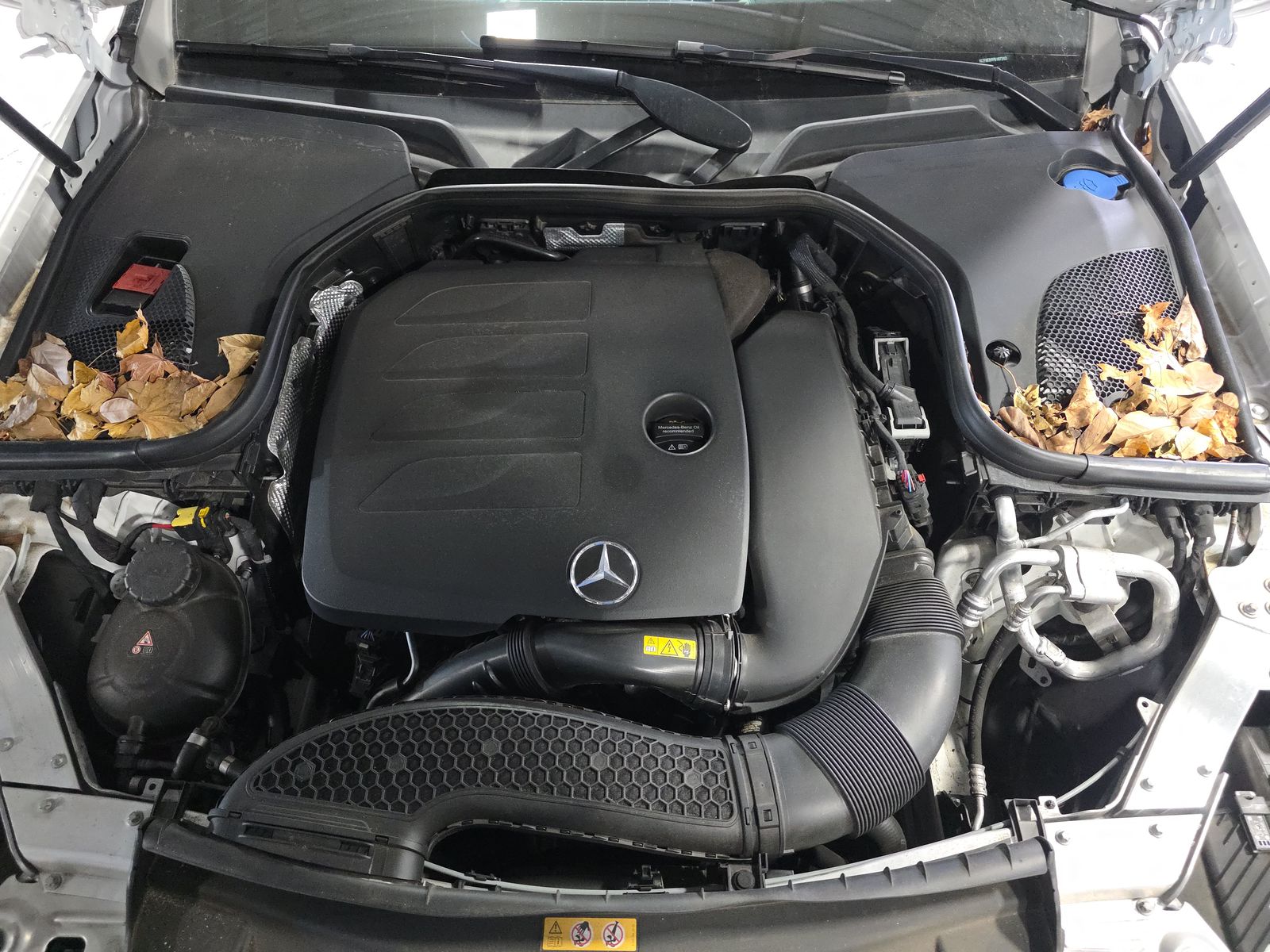 MERCEDES-BENZ E-CLASS - 8