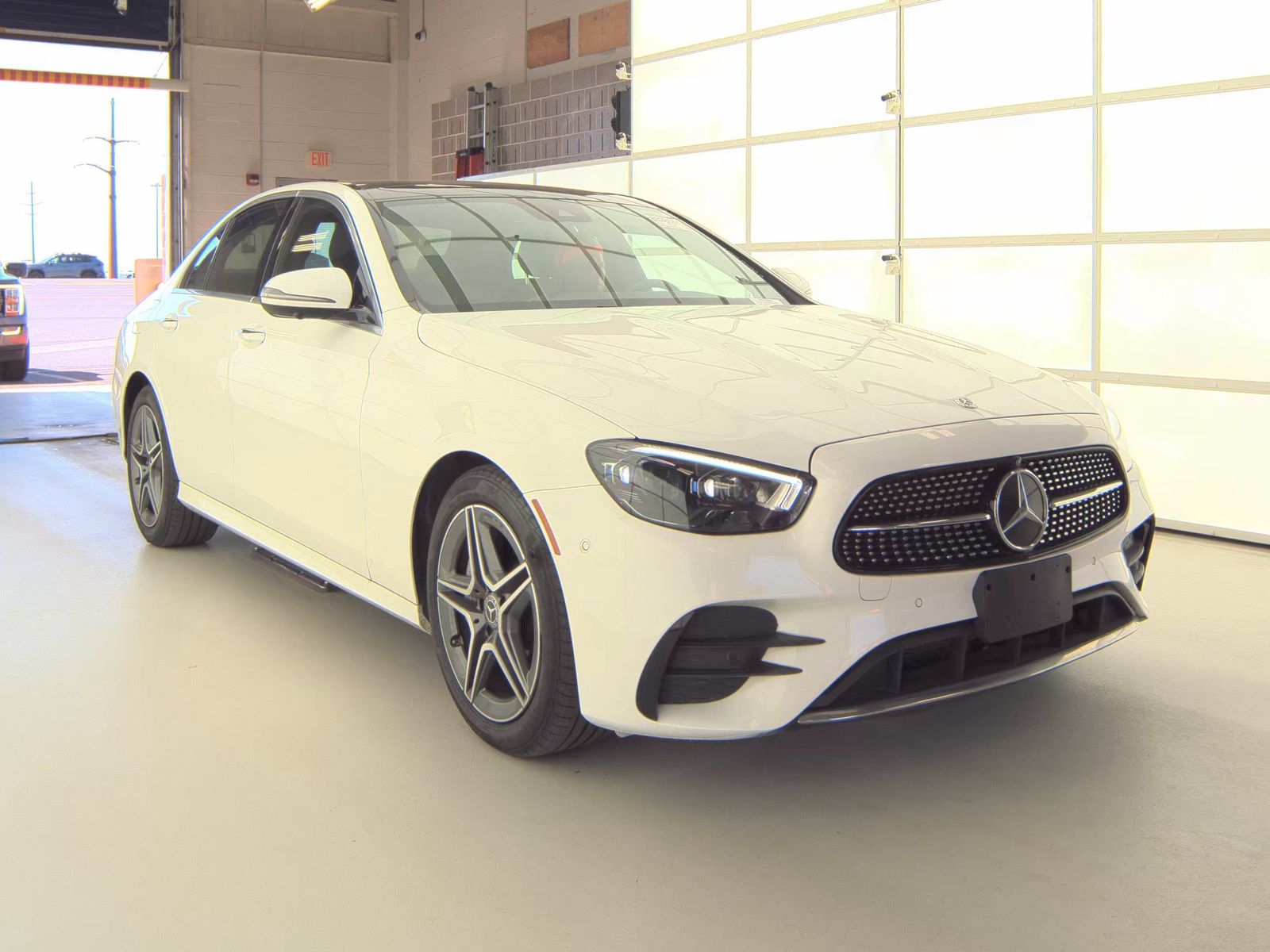 MERCEDES-BENZ E-CLASS - 4